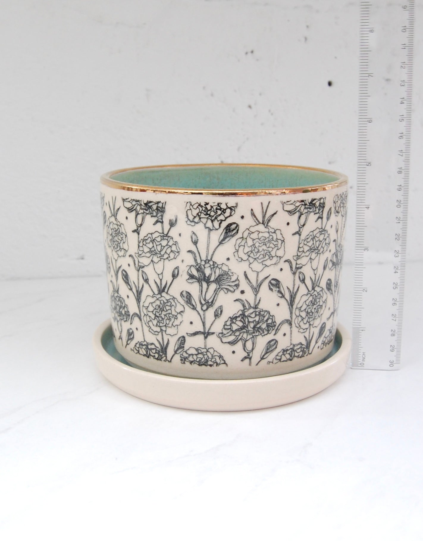 Carnation:Tall Plant Pot